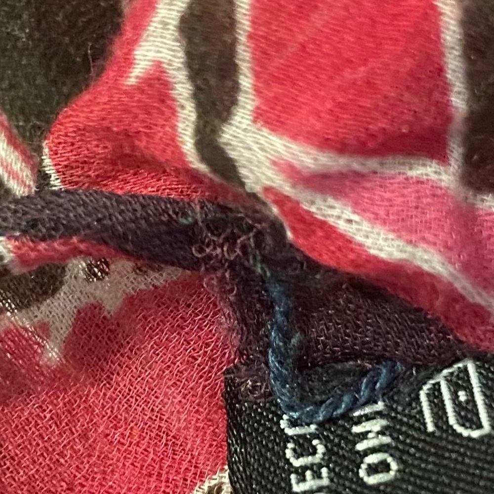 ‼️Slight Damage‼️Gucci Vintage Safari Palm Leaf Patterned Silk Neckerchief Scarf - Picture 13 of 13